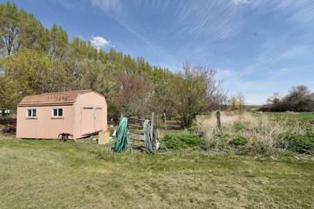 Country Home on 3.25 +/- Level Acres for Sale St. John, WA - image 30