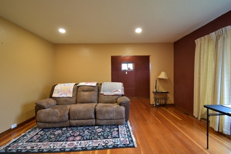 Country Home on 3.25 +/- Level Acres for Sale St. John, WA - image 7
