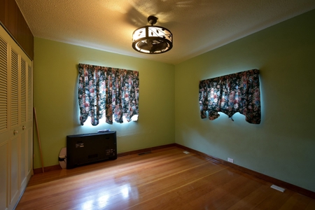 Country Home on 3.25 +/- Level Acres for Sale St. John, WA - image 8