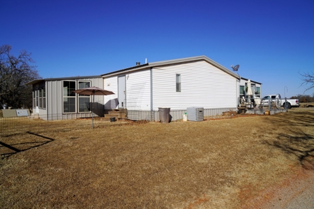 Central Oklahoma Farm & Ranch, Meeker, Ok - image 10