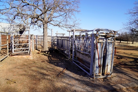 Central Oklahoma Farm & Ranch, Meeker, Ok - image 33
