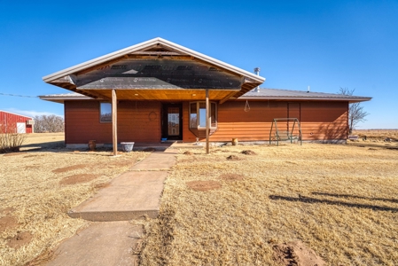 Country Home with Acreage for Sale, Roger Mills County, OK - image 4