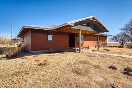 Country Home with Acreage for Sale, Roger Mills County, OK - image 5