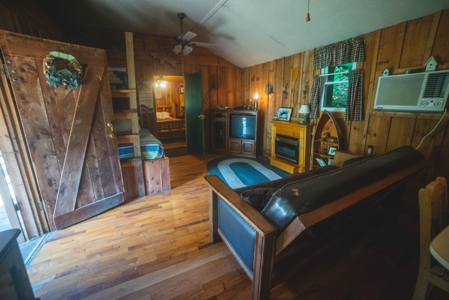 Rustic Cabin Overlooking Clinch River in East TN For Sale - image 14