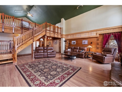 Exceptional Custom Log Home - image 4