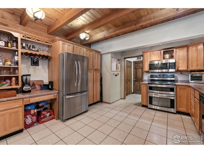 Exceptional Custom Log Home - image 7