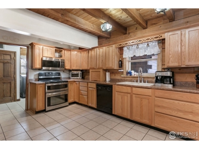 Exceptional Custom Log Home - image 5