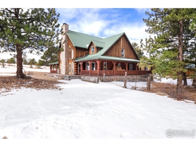 Exceptional Custom Log Home - image 2
