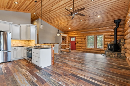 Custom Log home on 5 acres in Custer, South Dakota - image 12