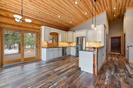 Custom Log home on 5 acres in Custer, South Dakota - image 7