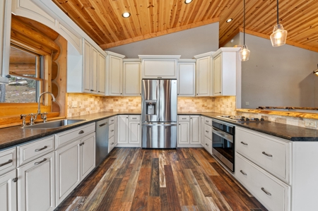 Custom Log home on 5 acres in Custer, South Dakota - image 8