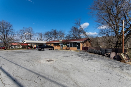 Pending! Home Commercial Building Basement Hwy 64 Waynesboro - image 1