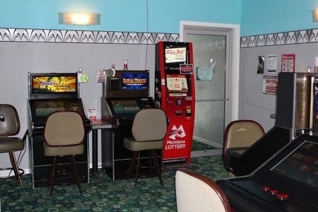 10-Lane Bowling Alley With Kitchen - image 12