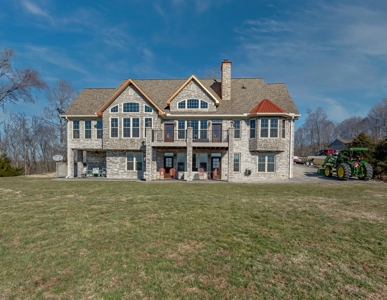 Luxury Lakeview Home in Burkesville, Kentucky - image 18