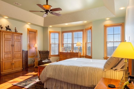 Luxury Lakeview Home in Burkesville, Kentucky - image 41