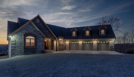 Luxury Lakeview Home in Burkesville, Kentucky - image 12