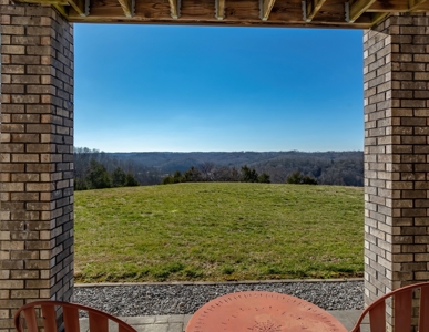 Luxury Lakeview Home in Burkesville, Kentucky - image 14