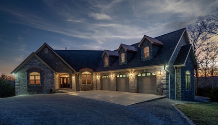 Luxury Lakeview Home in Burkesville, Kentucky - image 11