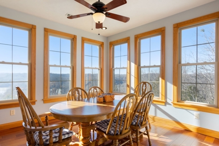 Luxury Lakeview Home in Burkesville, Kentucky - image 45
