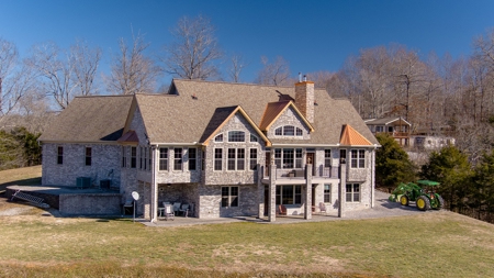 Luxury Lakeview Home in Burkesville, Kentucky - image 4