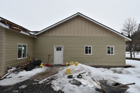 Country Home on 1.33 +/- Acres for Sale in Rural Troy, Idaho - image 18