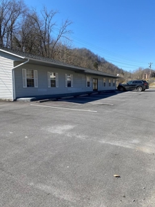 Commercial Building in Sneedville, TN For Sale - image 1