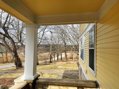 Historic Victorian Home at Truman Lake, Osceola, Missouri - image 5