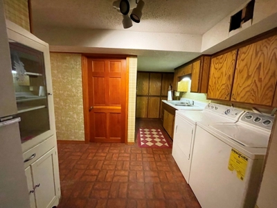 Historic Victorian Home at Truman Lake, Osceola, Missouri - image 40