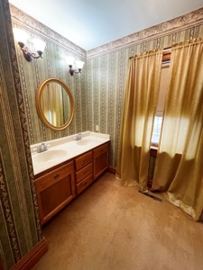 Historic Victorian Home at Truman Lake, Osceola, Missouri - image 33