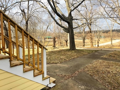 Historic Victorian Home at Truman Lake, Osceola, Missouri - image 4