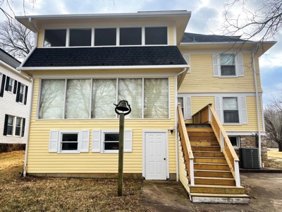 Historic Victorian Home at Truman Lake, Osceola, Missouri - image 3