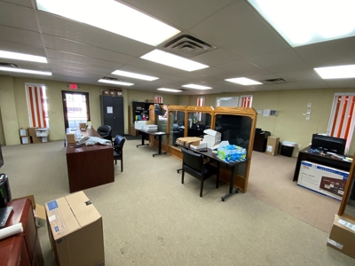 Commercial Building Kilgore Texas with 50 Acres - image 12