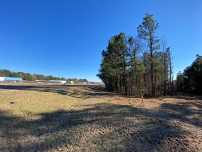 Commercial Building Kilgore Texas with 50 Acres - image 14