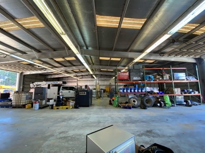 Commercial Building Kilgore Texas with 50 Acres - image 10