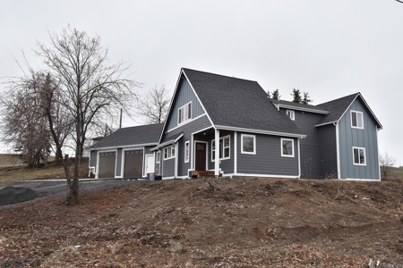 Country Home on 1.3 AC Located Just Minutes from Moscow, ID - image 1