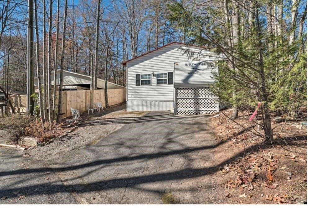 Cabin in N.GA Mountains - image 3