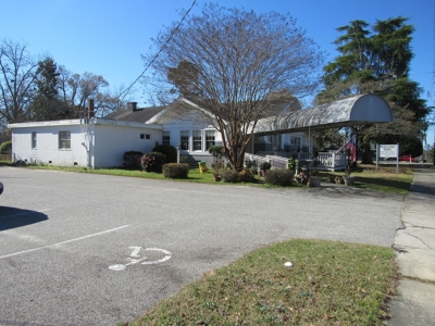 Charming Hometown Assisted Care Facility - image 2