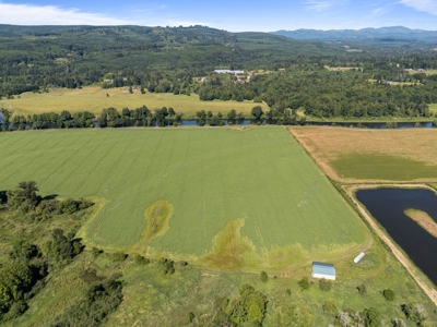 Versatile Land Parcel w/Riverfront Access in Castle Rock, WA - image 9