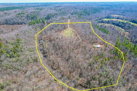 Acreage with river view - image 6