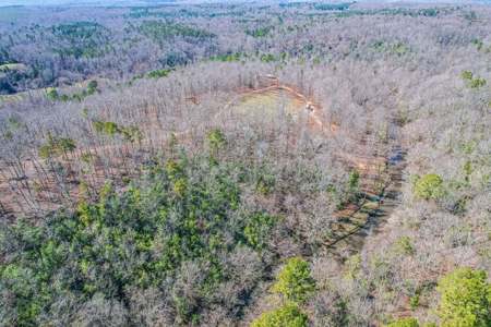Acreage with river view - image 9