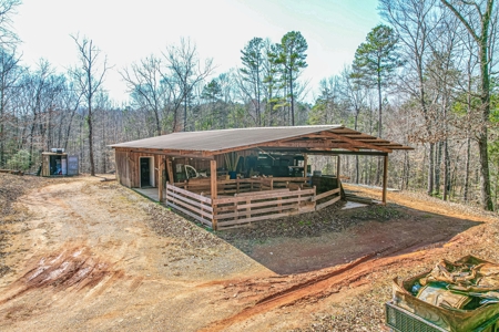 Acreage with river view - image 11