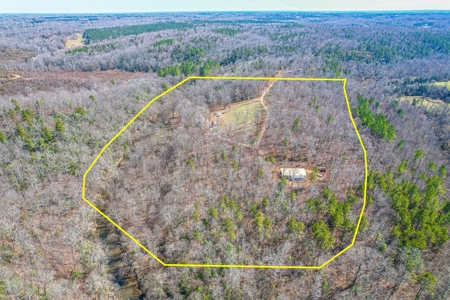 Acreage with river view - image 5