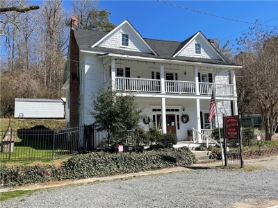 Well Established Business in Historic Talking Rock, GA - image 1