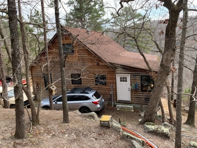 Creek Paradise With Views - image 15