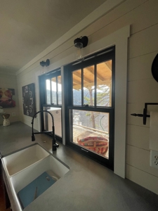 Creek Paradise With Views - image 39
