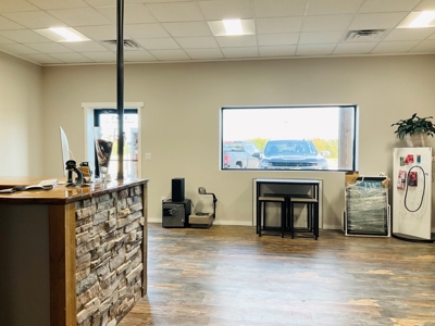Commercial Building For Sale Paris Texas Lamar County - image 1