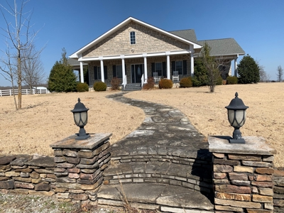 Cattle Ranch and Two Homes Live Water on Acreage in Arkansas - image 29