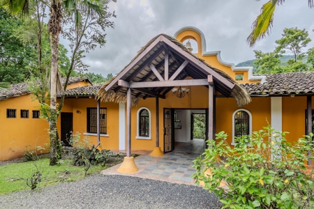 Mountain House With Views And Fruit Trees - image 21