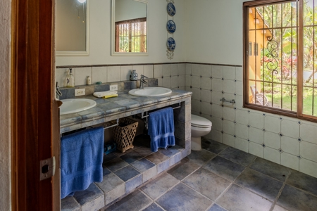 Mountain House With Views And Fruit Trees - image 33