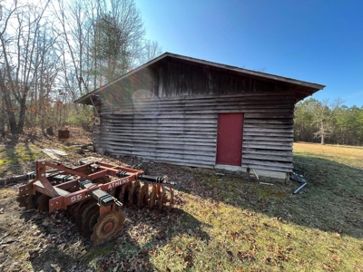Waterfront Hunting Property with Lodge For Sale in Tennessee - image 7